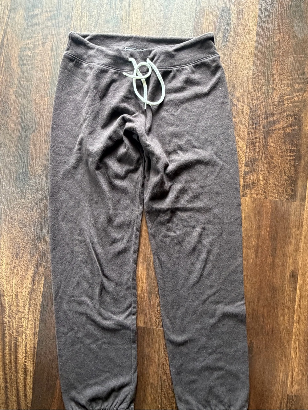 Monrow Women's brown Drawstring Jogger Pants